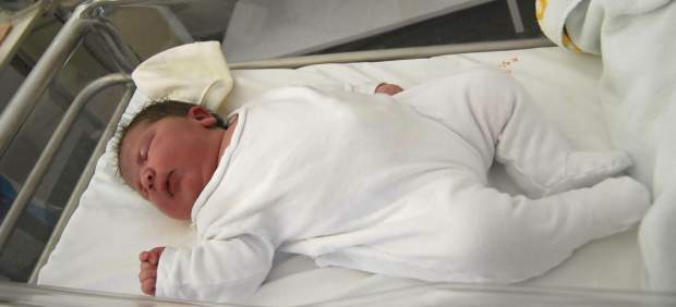 Nace un bebé de más de 6 kilos en Denia por parto natural