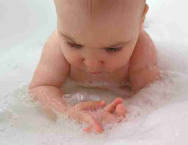 Cómo bañar al bebé
